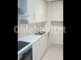 Flat, 97 m², almost new