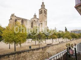 Loft, 68 m², cerca de bus y tren, seminuevo