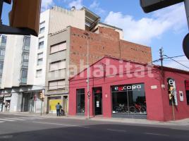 Property Vertical, 416 m², near bus and train