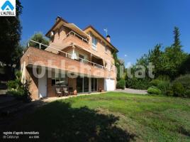 Houses (villa / tower), 340 m², near bus and train, Calle Can Camp