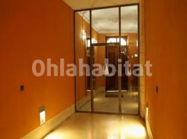Piso, 180 m², cerca de bus y tren, Calle de la Puebla