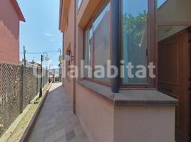 Houses (detached house), 256 m², almost new