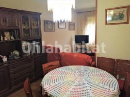 For rent flat, 79 m², close to bus and metro