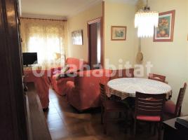 For rent flat, 79 m², close to bus and metro