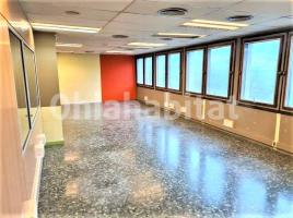 Office, 284 m², close to bus and metro, Calle d'Aragó