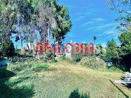 Houses (villa / tower), 515 m², near bus and train
