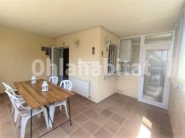 Flat, 65 m², almost new