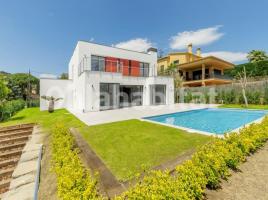 New home - Houses in, 356 m², new