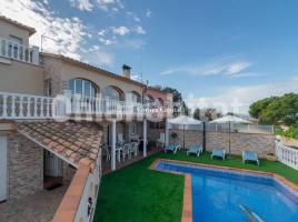 Houses (terraced house), 323 m², Urbanización Mas Tomasí