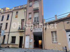 Houses (terraced house), 228 m², near bus and train, almost new, Calle Padró