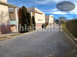 Houses (terraced house), 180 m², near bus and train, almost new