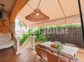 Houses (villa / tower), 259 m², almost new