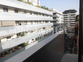 For rent loft, 45 m², close to bus and metro, almost new, Calle d'Osi