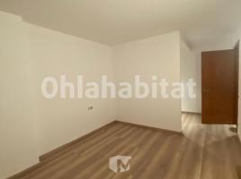 Flat, 94 m², almost new