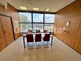 For rent office, 50 m², near bus and train