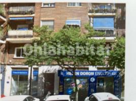 Local comercial, 111 m², cerca de bus y tren