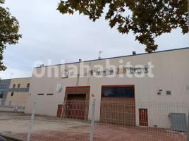 Business premises, 2000 m², almost new
