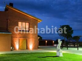 Houses (villa / tower), 1335 m², Carretera de Tarragona