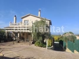 Houses (villa / tower), 276 m², almost new