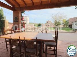 Houses (villa / tower), 260 m², Calle Ample