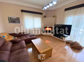 Houses (villa / tower), 184 m², almost new