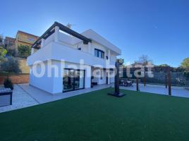 Houses (detached house), 273 m², almost new, Calle Margarida