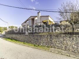 Houses (detached house), 259 m², almost new