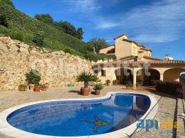 Houses (detached house), 305 m², almost new, Calle Gavarres
