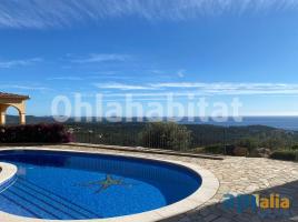 Houses (detached house), 305 m², almost new, Calle Gavarres