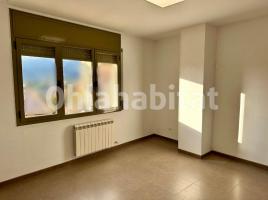 Houses (terraced house), 284 m², almost new