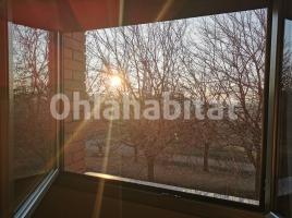 Flat, 61 m², near bus and train, almost new