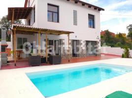 Houses (villa / tower), 223 m², almost new, Calle Calle