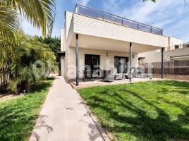 Houses (detached house), 266 m², almost new