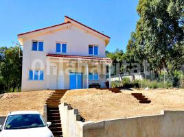Houses (detached house), 136 m², almost new