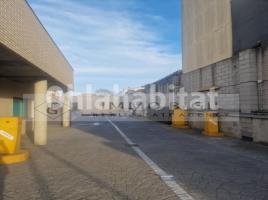 Parking business, 2224 m², almost new