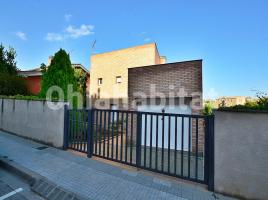 Houses (villa / tower), 191 m², almost new, Calle Bruc, 36