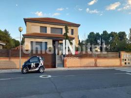 Houses (detached house), 200 m², almost new, Calle Xaloc