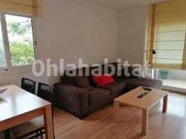For rent flat, 106 m², near bus and train, almost new