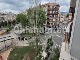 For rent flat, 117 m², near bus and train, Calle de Girona