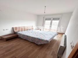 Flat, 47 m², almost new