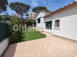 Houses (villa / tower), 286 m², almost new