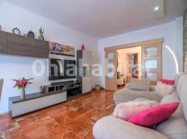 Pis, 119 m², prop de bus i tren, Eixample