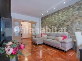 Pis, 119 m², prop de bus i tren, Eixample