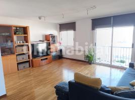 Piso, 101 m², cerca de bus y tren, Abrera