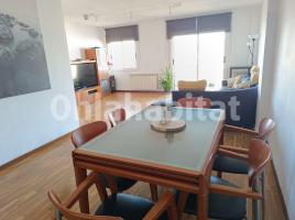 Piso, 101 m², cerca de bus y tren, Abrera