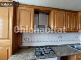 Flat, 89 m², near bus and train