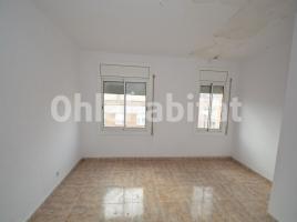 Piso, 76 m², cerca de bus y tren