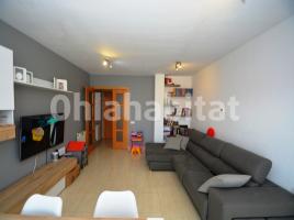 Duplex, 135 m², near bus and train, almost new