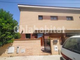 Houses (terraced house), 202 m², near bus and train, almost new