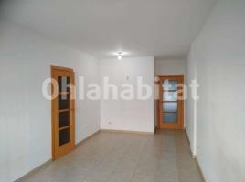 Piso, 92 m², cerca de bus y tren, seminuevo